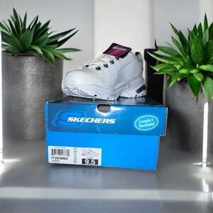 NWT Skechers Premium White Sneakers with navy trim